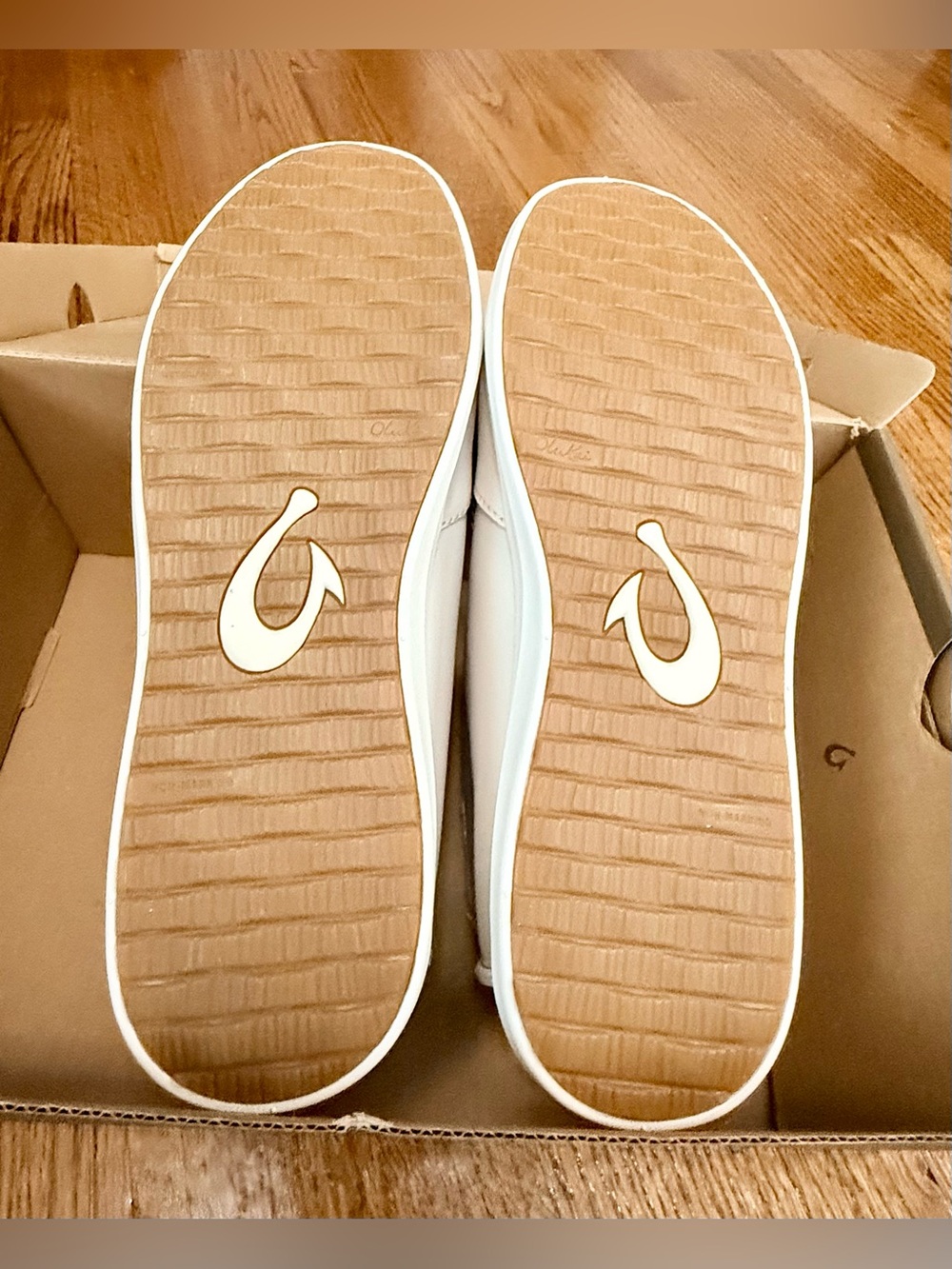 NWT Women’s OluKai Hawai’loa Manu Hope Shoes - Picture 9 of 9